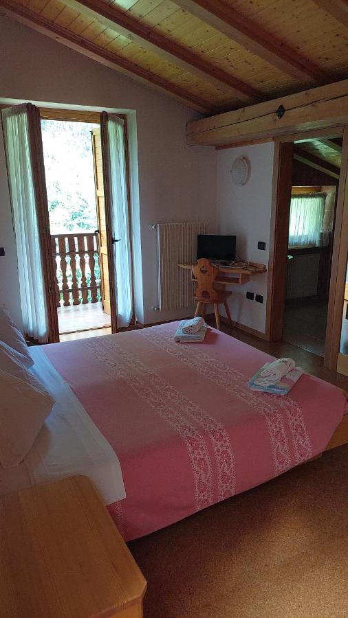 Albergo Scoiattolo Tret Esterno foto
