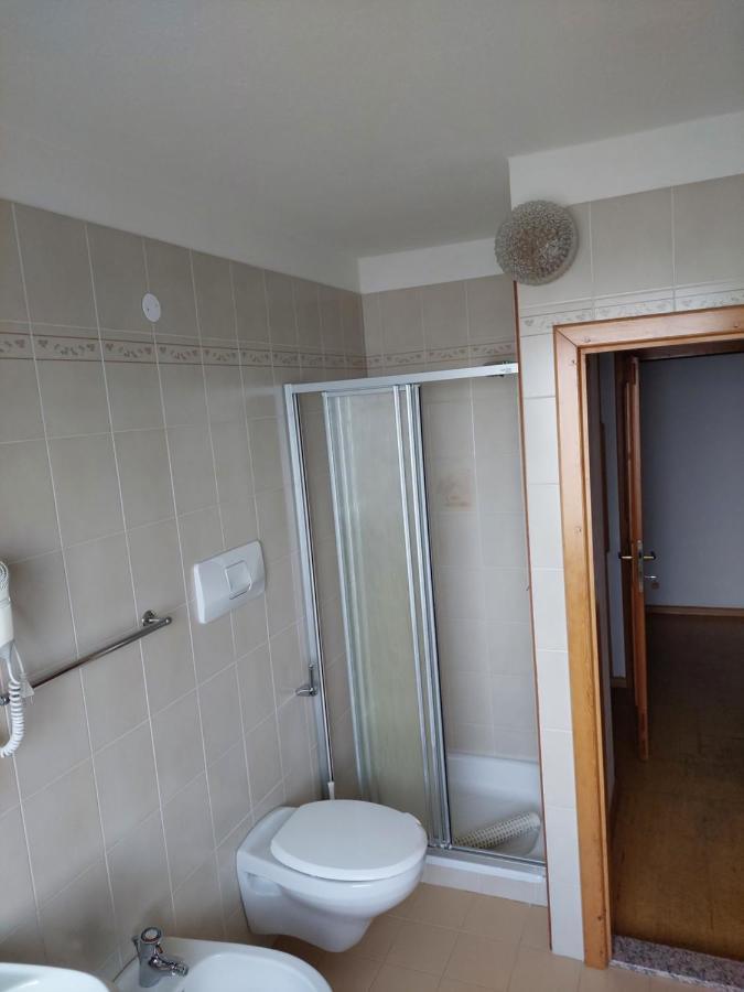 Albergo Scoiattolo Tret Esterno foto